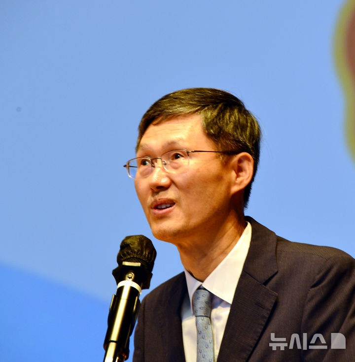 울산교육청 '<b>문형배</b> <b>특강</b>' 논란 확산…국힘 ‘정치색’ vs 전교조 ‘헌법...