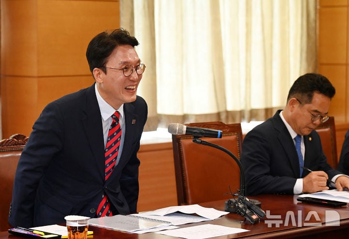 <b>김민석</b> 총리 후보자, <b>밥상물가 안정</b> 경청 간담회 참석