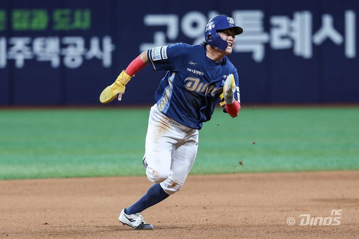 KIA 최지민 직구에 헬멧 맞은 NC <b>최정원</b>…병원 이송