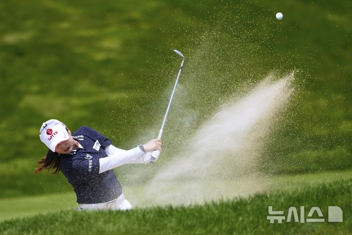 <b>최혜진</b>, <b>LPGA</b> 마이어 클래식 3R도 공동 선두…투어 <b>첫</b> 승 <b>도전</b>