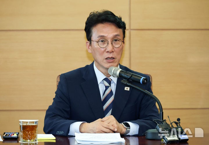 <b>김민석</b> 총리후보자, 日총리보좌관 만나 양국<b>협력</b> 논의…"중요한 파트너...