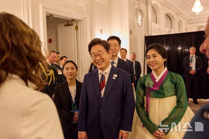 이 <b>대통령</b> 내외, <b>G7</b> 환영 <b>리셉션</b> 참석…"美 관세협상 관련 의견 교환"(종...