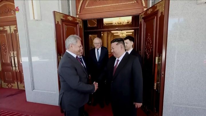 北 '러 <b>추가 파병</b>'에 中 함구…"북·러 양자 교류" 되풀이