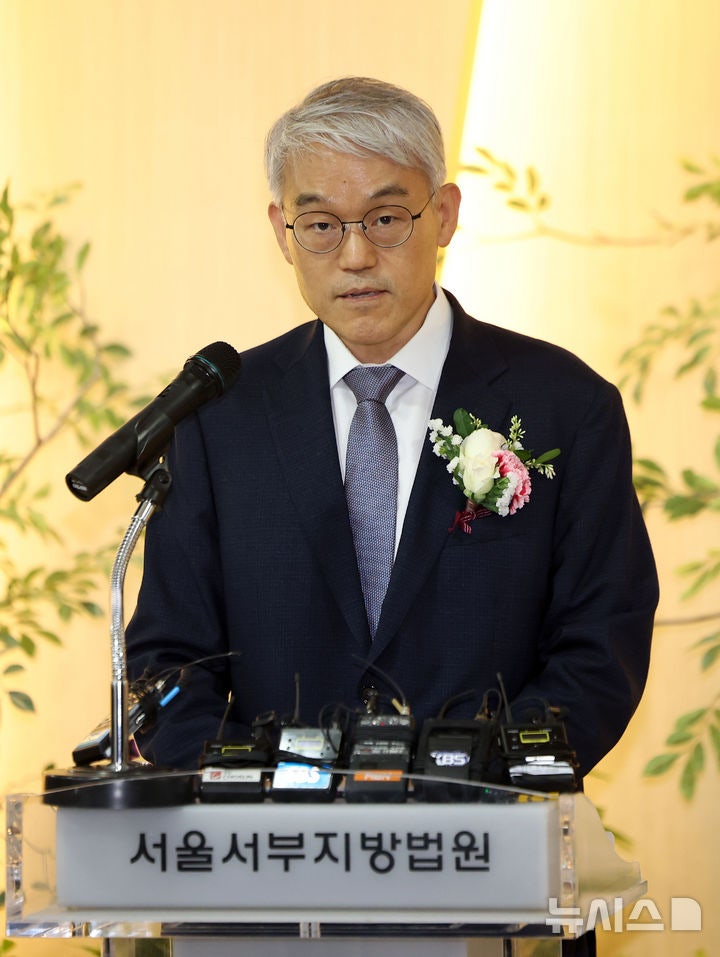 축사하는 <b>천대엽 법원행정처장</b>