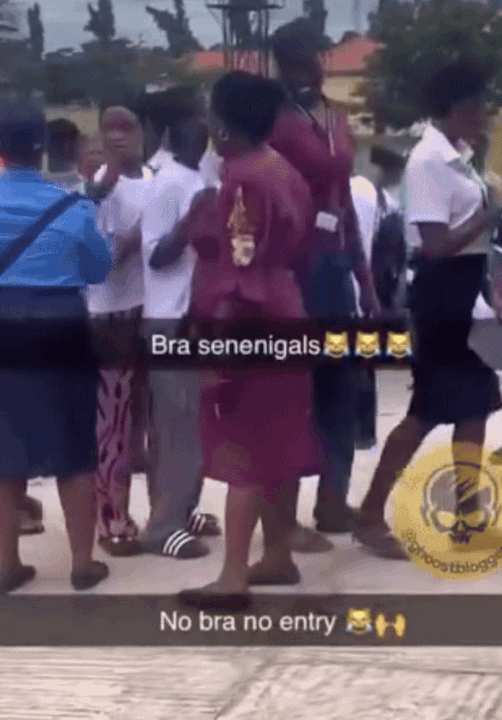 [나이지리아=뉴시스] 나이지리아의 한 대학에서 여학생의 브래지어 착용 여부를 확인하는 영상이 퍼지며 인권 침해 논란이 일고 있다. (영상=페이스북) 2025.6.18. *재판매 및 DB 금지