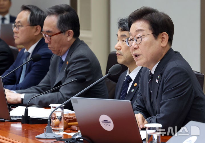 이 대통령, <b>차관</b> 4명 임명…통일<b>차관</b> 김남중, 행안<b>차관 김민재</b>