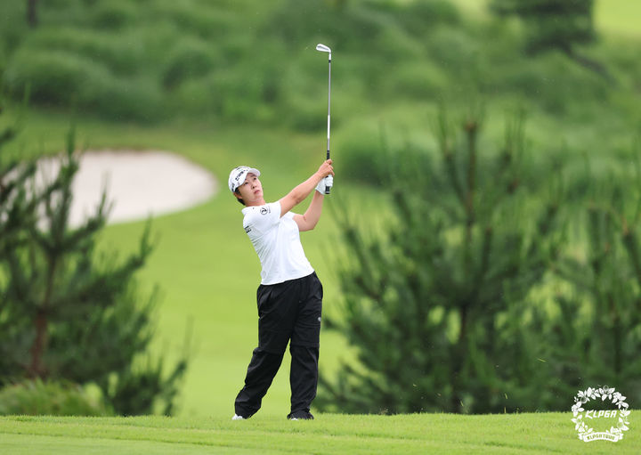 KLPGA <b>더헤븐 마스터즈</b> 1R 기상 악화로 순연…<b>김나영</b> 단독 <b>선두</b>