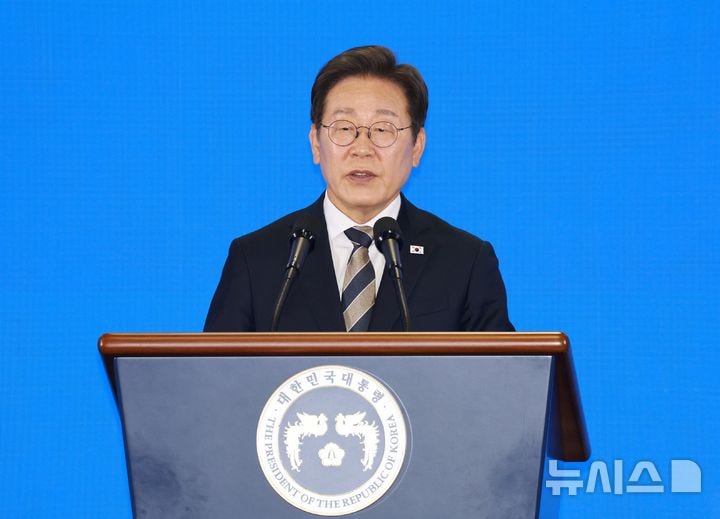 <b>이재명 대통령</b>, 울산 <b>AI</b>데이터센터 찾아 '첨단산업, 지방에도 가능' [뉴...