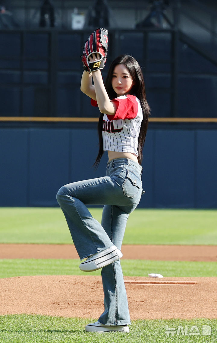 <b>트리플에스</b> 유연 시구