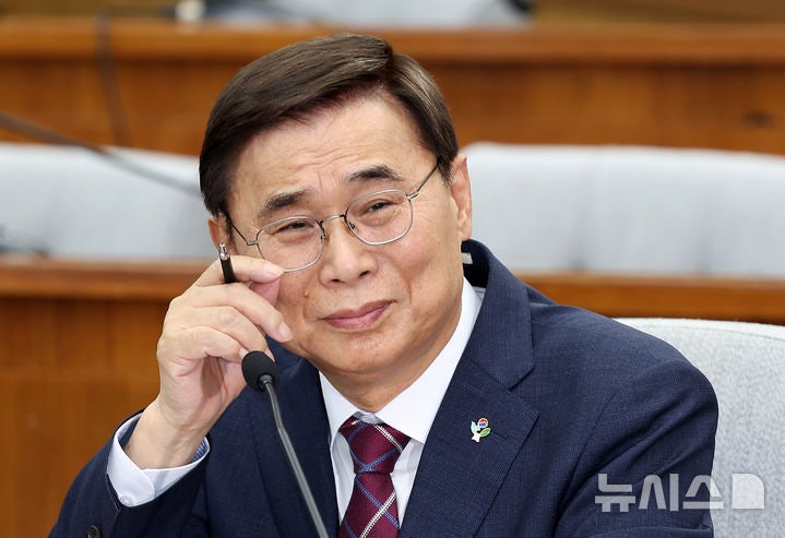 <b>이종석 국정원장</b> 후보자 <b>청문회</b> 통과…여야 "중동사태로 국제정세 급박...