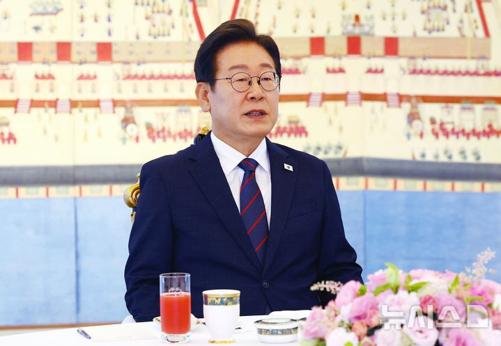 野, 李대통령 <b>나토</b> <b>불참</b>에 "외교적 실책" "왕따 외교" 공세