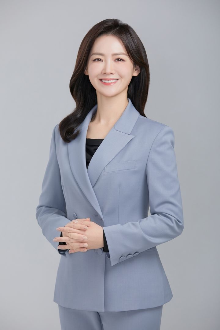 밀라노 동계올림픽 <b>선수단장</b>에 <b>이수경</b> 빙상연맹 회장 <b>내정</b>…첫 여성 단...