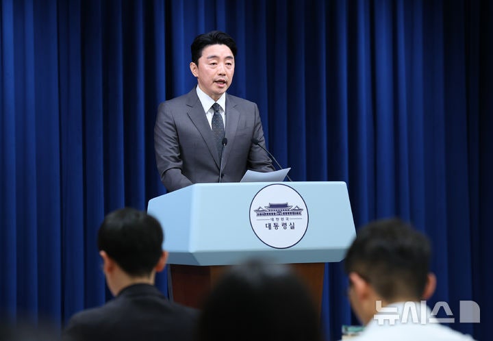 李, 초대 내각 <b>인선</b> 발표…<b>국방</b>부 안규백·외교부 조현·중기부 한성숙