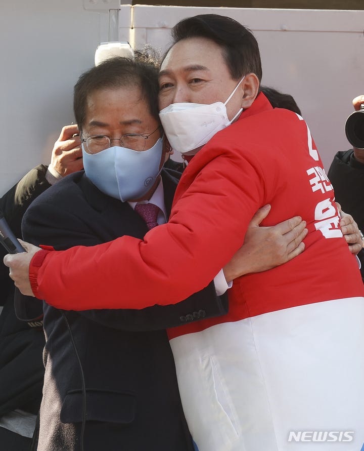 <b>홍준표</b> "보수 망친 <b>윤석열</b>·<b>한동훈</b>…데려온 국힘 중진들이 더 나빠"