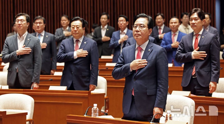 <b>국민의힘</b>, 내주 새 <b>비대위</b> 출범…송언석 <b>비대위</b>원장 겸임에 무게