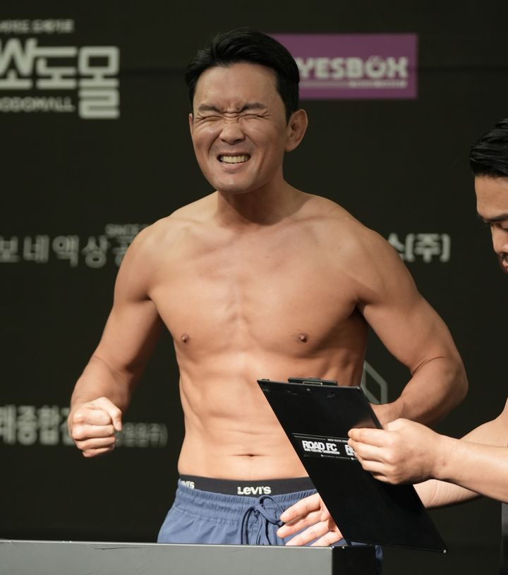 <b>윤형빈</b> "무조건 이기는 경기"…<b>밴쯔</b>와 <b>대결</b>에 11 감량