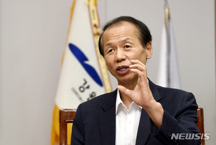 검찰, '<b>알펜시아 입찰담합</b>' <b>의혹</b> <b>최문순</b> 불구속 기소