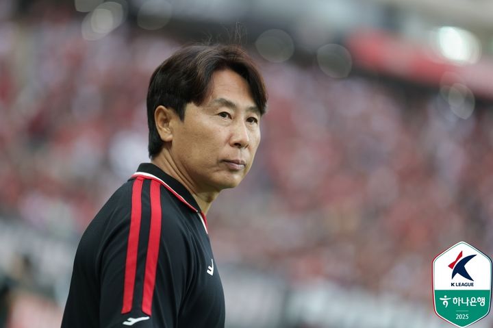 <b>기성용 이적</b>에 입 연 김기동 서울 감독 "팬분들 심정, 이해돼"