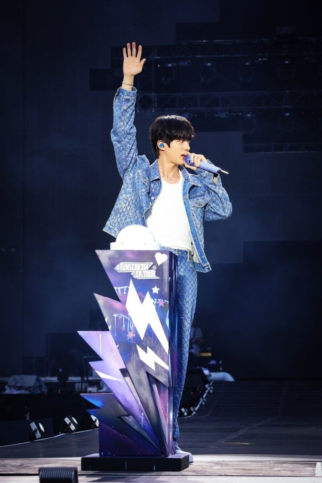 <b>방탄소년단</b> 김석진은 동사다