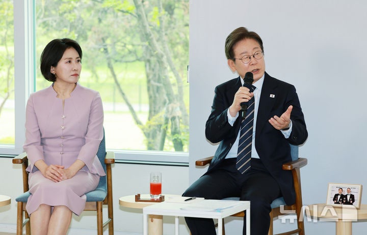 이 <b>대통령</b>, 박천휴·조수미 등 <b>문화예술</b>인 초청…"<b>문화</b>강국 초입에 서 ...