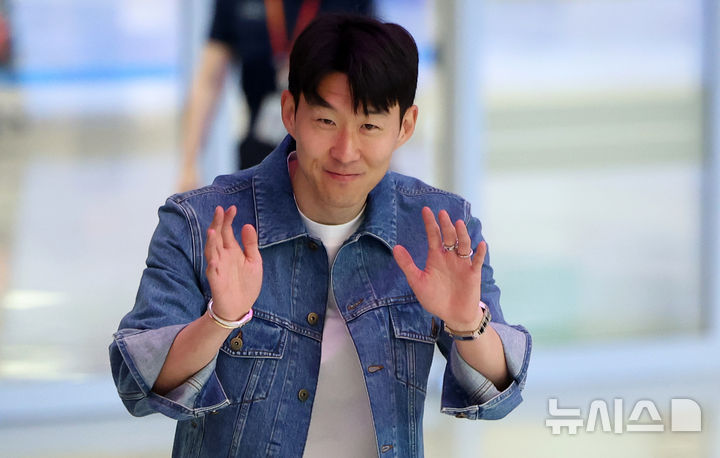<b>토트넘</b>, 이번주 선수단 복귀…'<b>이적</b>설' <b>손흥민</b>, 새 감독과 미래 의논