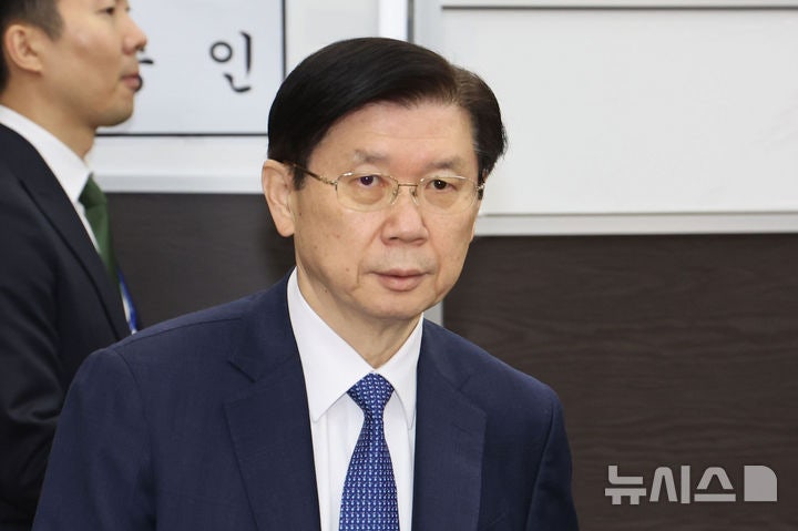 <b>내란 특검</b>, <b>박종준</b> 전 경호처장·<b>이주호</b> 교육부 장관 오후 소환