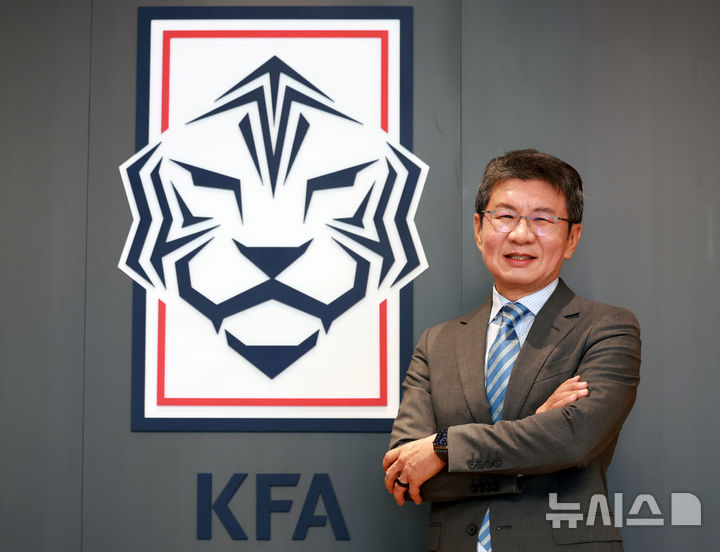 <b>정몽규</b> "2031 <b>아시안컵 유치</b>, 정부와 적극 협의할 것"[단독인터뷰①]