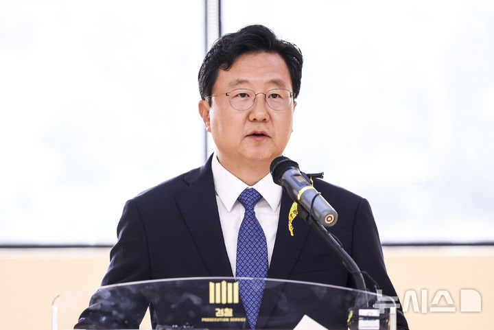 <b>정진우</b> 서울중앙지검장 취임…"<b>검찰권 행사</b>, 잘못된 것 바로잡아야"