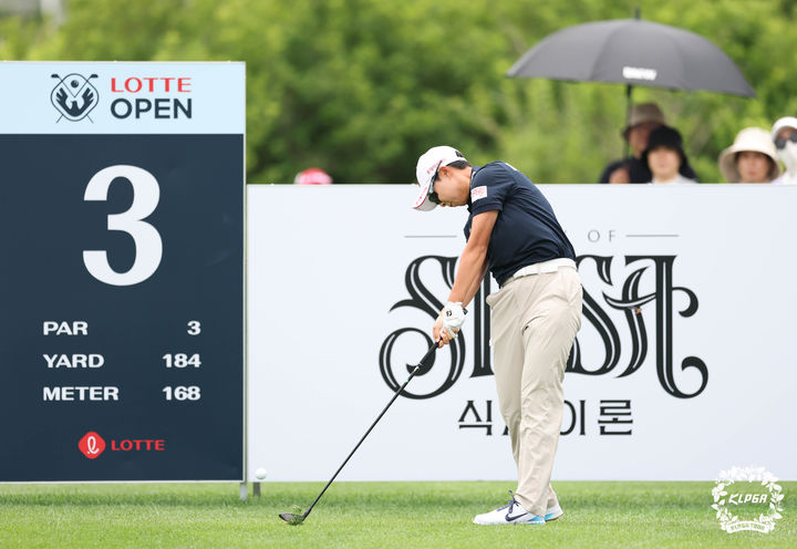 <b>노승희</b>, KLPGA 투어 <b>롯데 오픈</b> 2R 단독 <b>선두</b>…김효주, 공동 15위