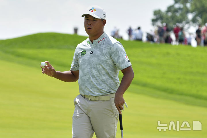 <b>김시우</b>, PGA <b>존디어 클래식</b> 2R 공동 7위…선두와 2타 차