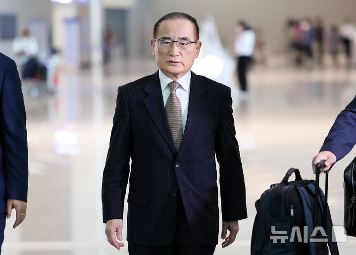 <b>위성락 안보실장 방미</b> 출국…"정상회담·관세 등 통상·안보 현안 협의...