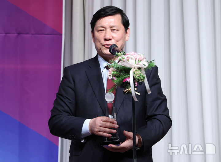 <b>KBO</b> <b>허구연 총재</b>, 오늘 '크보 <b>라이브</b>' 출연…향후 비전 설명