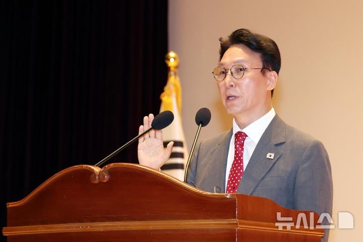 <b>김민석 총리</b> 취임…"내란 상처·제2의 IMF 위기 극복하는 새벽 <b>총리</b> 될 ...
