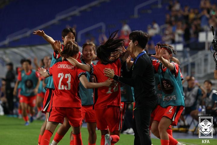 '<b>지소연 극장골</b>' 한국, 중국과 동아시안컵 여자부 2-2 무승부(종합)