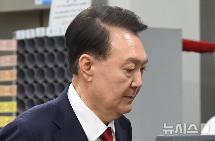 [단독]尹, <b>구속</b> 심사서 "강의구 진술 번복 의혹, 사실과 달라"
