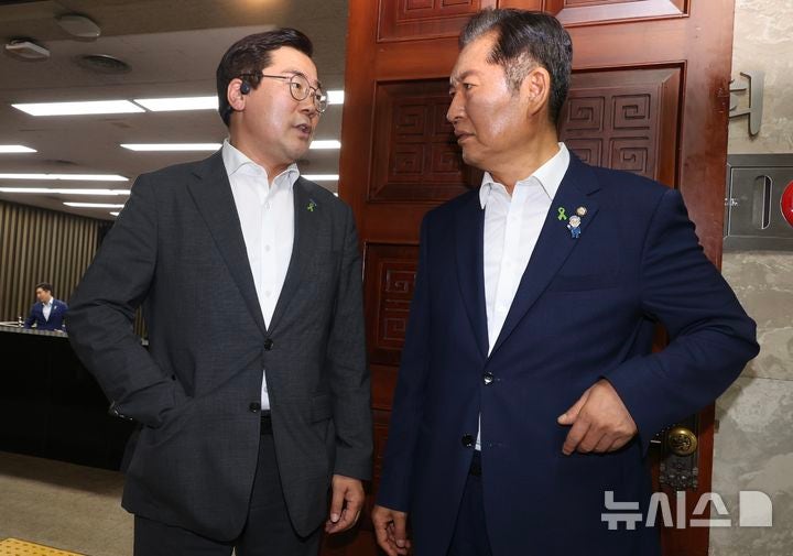 與 당대표 선거 <b>2파전</b> 확정…기호 1번 <b>정청래</b>·2번 <b>박찬대</b>