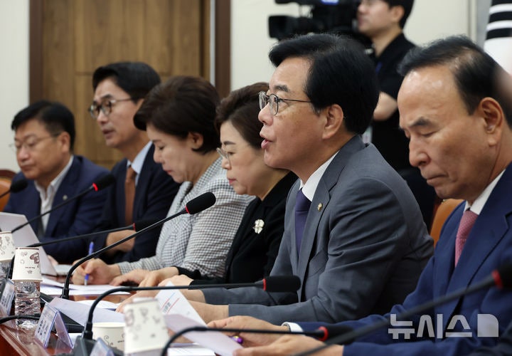 송언석, 尹 <b>재구속</b>에 "불행한 사태…매우 안타까운 일 벌어져"