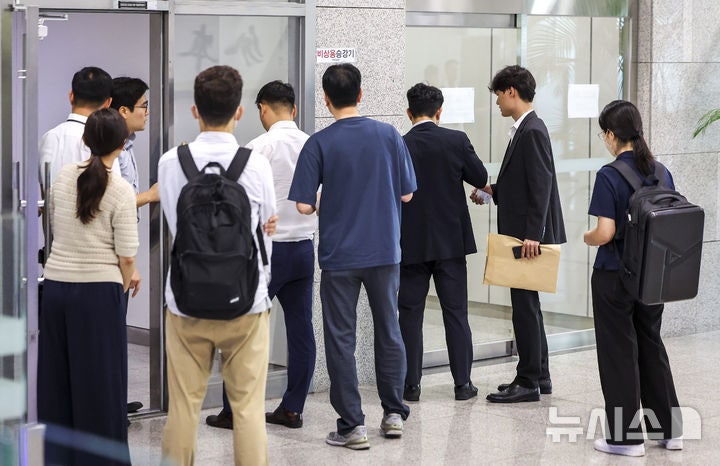 해병<b>특검</b>, 이종섭·<b>국방부</b>·국가안보실 등 압색…'尹 격노설' 정조준(종...