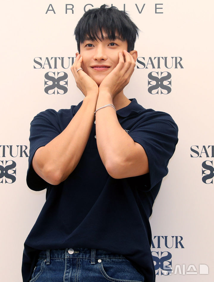 <b>세븐틴 도겸</b>, 힐링 미소