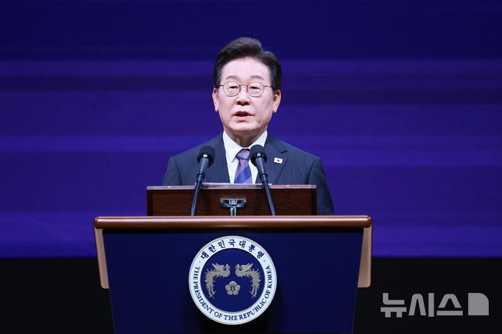 <b>이재명 대통령</b>, <b>세계정치학회</b> 총회 개막 연설 '집단지성 발현하는 미래...