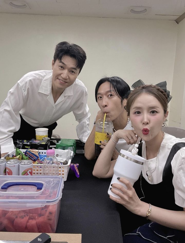 <b>신지</b>, <b>문원</b> 딸 재산 <b>상속 논란</b> 차단 "정중히 사양"