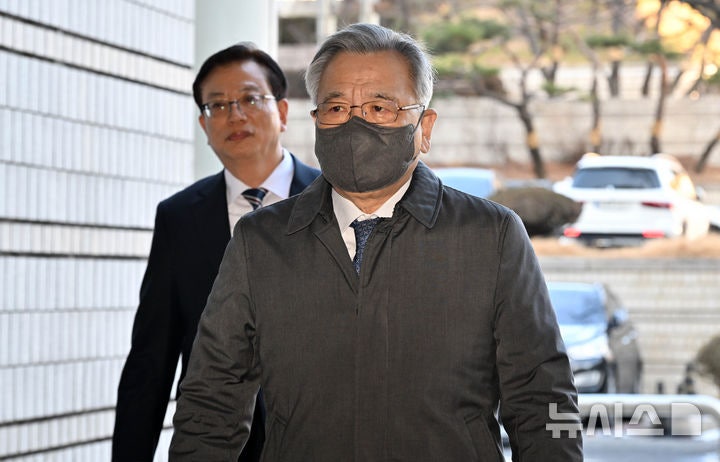 '대장동 로비 의혹' <b>박영수</b>·양재식 <b>보석 인용</b>…불구속 재판