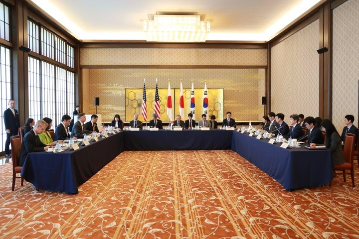 <b>한미일 외교차관</b>, 도쿄서 <b>회동</b>…한반도 문제, 경제 협력 등 논의