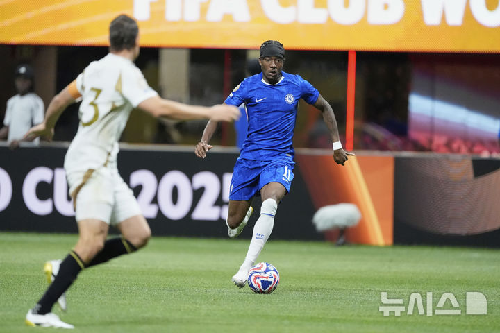 EPL <b>아스널</b>, 첼시 윙어 <b>마두에케 영입</b>…"5년·이적료 최대 970억원"