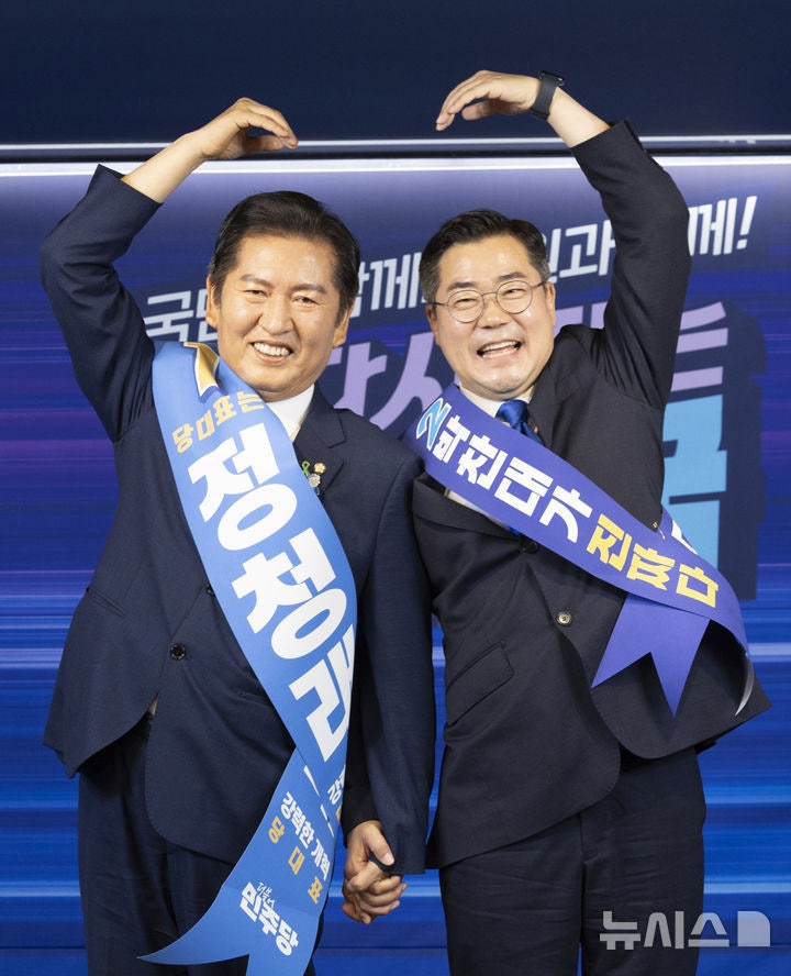 <b>정청래</b>, 충청 경선서 62.77% <b>승리</b>…박찬대, 37.23%