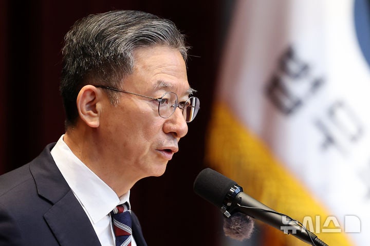 정성호 법무장관, 타청 사건 <b>직무대리 검사</b> 원대<b>복귀 검토</b> 지시