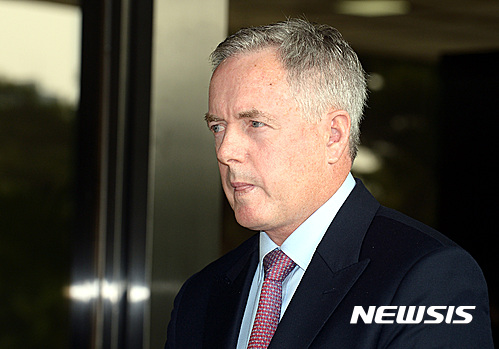 [서울=뉴시스]이영환 기자 = 폭스바겐 배출가스 조작 등 혐의로 재판에 넘겨진 트레버 힐(63) 전 아우디폭스바겐코리아(AVK) 총괄사장에게 검찰이 벌금 1억5000만원을 구형했다.사진은 트레버 힐 전 사장.  20