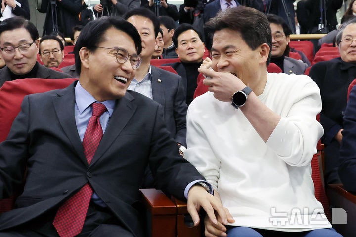 <b>윤상현</b> "<b>전한길</b> 토론회 초청으로 피해 끼쳐 죄송"