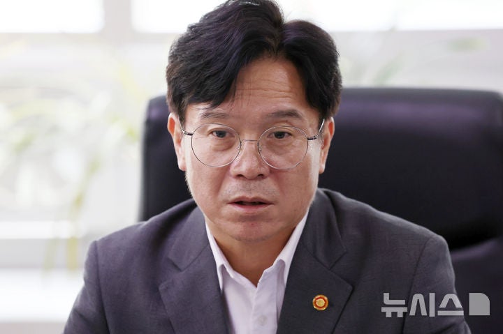 <b>고용</b>장관, '노란봉투법 후퇴' 우려에 "노동자 출신 도리 다할 것"(종합2...