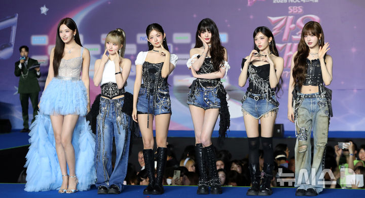 아이브, <b>가요대전</b> 서머 <b>블루카펫</b> 참석